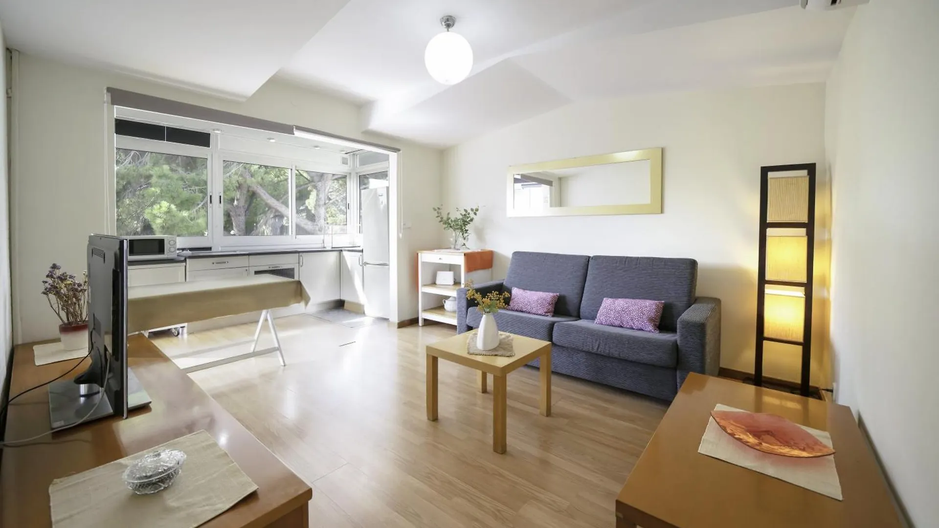 Luz Y Color En Castelldefels Apartment