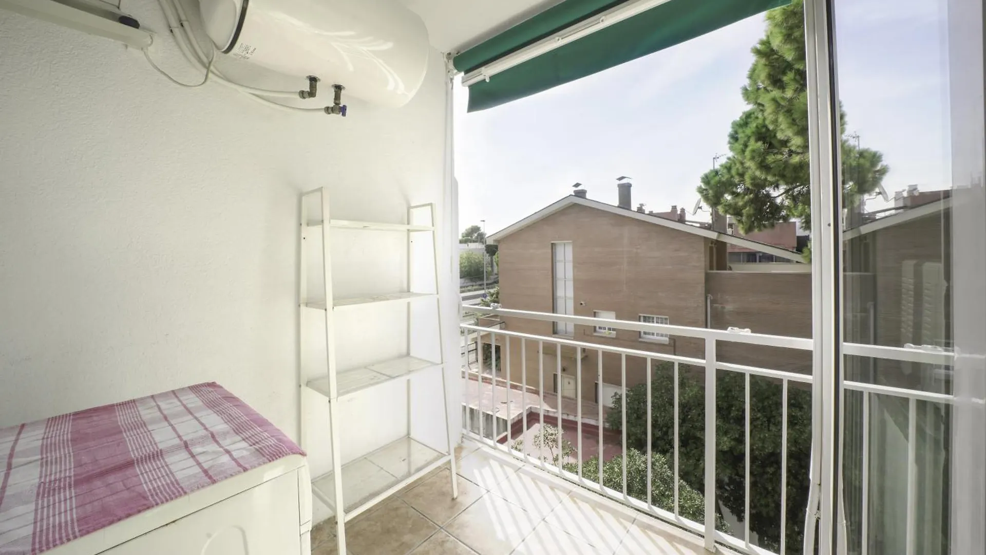 Luz Y Color En Castelldefels Apartment