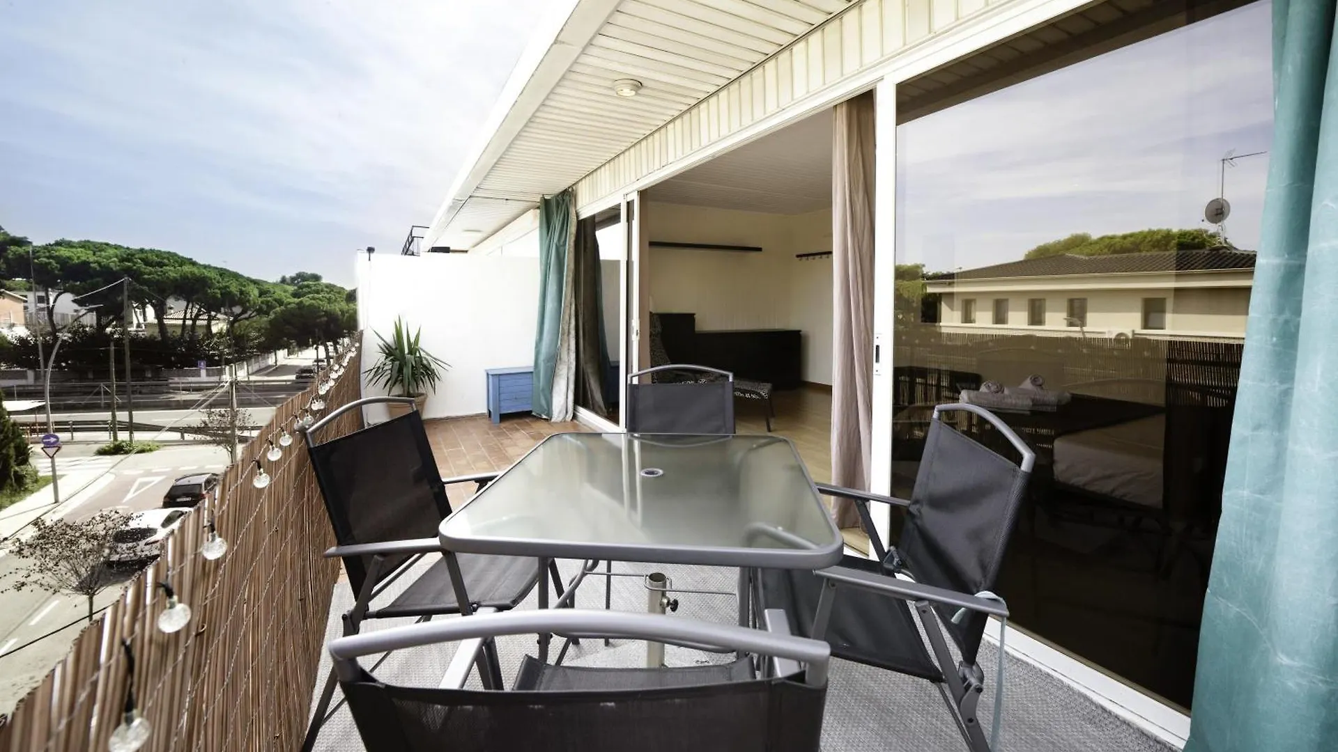 Luz Y Color En Castelldefels Apartment